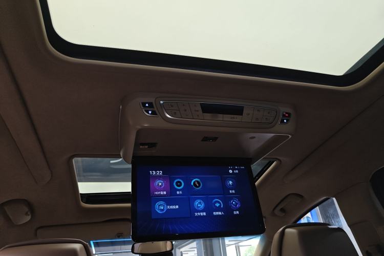 Used Buick GL8 2017 ES 28T Flagship Model China V Standard Headliner