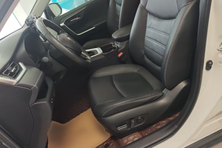 Used Toyota RAV4 2022 2.0L CVT Two-Wheel Drive Fashion Plus Edition
