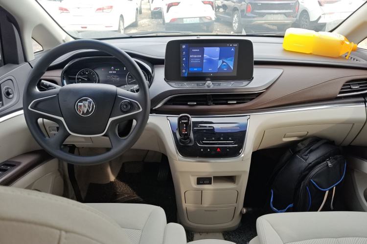 Used Buick GL8 2023 Land Executive Class Comfort Model
