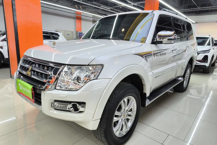 Used Mitsubishi Pajero 2018 V97 3.8L 5-Door GLS Sunroof – U.S. Specification