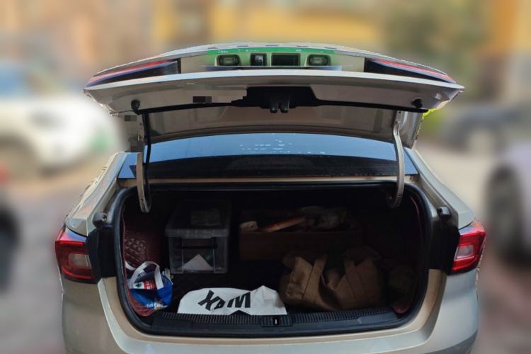 Used Roewe i5 2020 1.5L Automatic 4G Connect Luxury Flagship Edition
