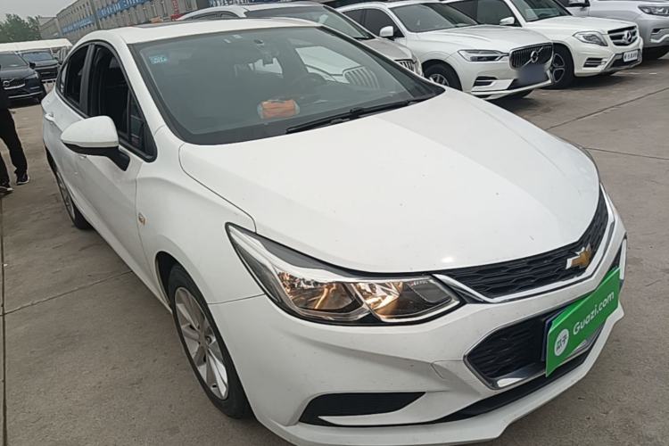 Used Chevrolet Cruze 2017 1.5L Automatic Pioneer Sunroof Edition Front Right 45 Deg