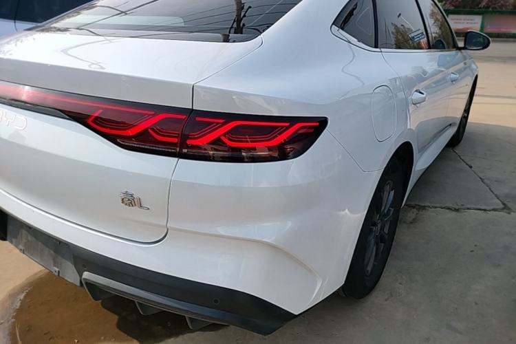 Used BYD Qin L 2024 DM-i 80KM Leading Model Right Rear Taillight