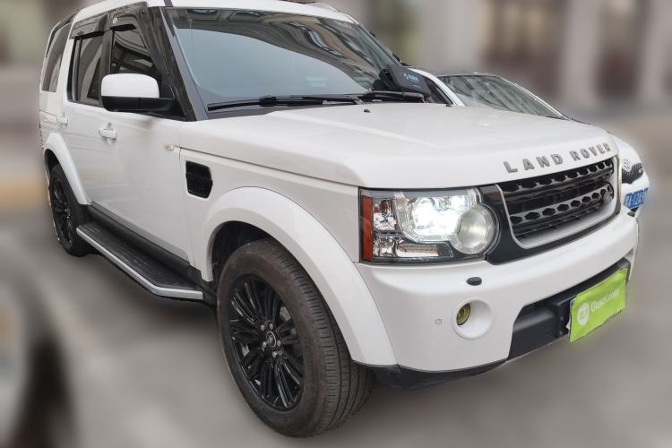 Used Land Rover Discovery 2012 5.0 V8 HSE Front Right 45 Deg