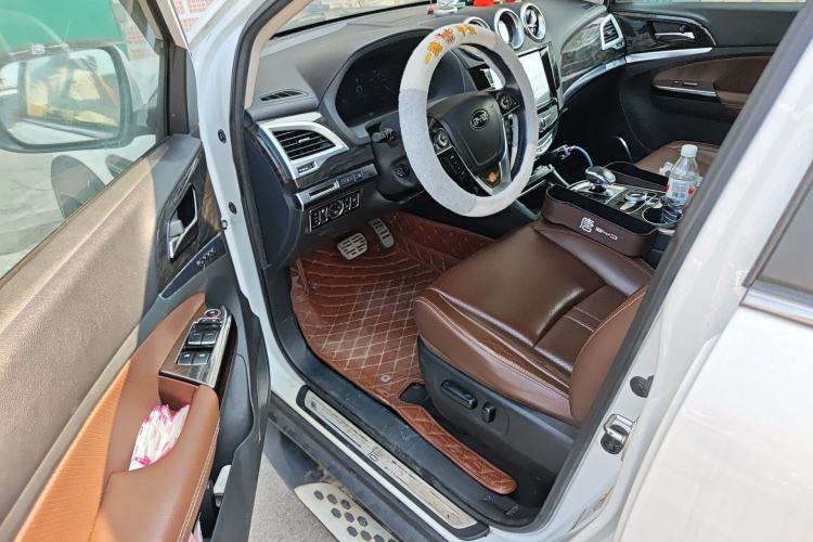 Used BYD Tang New Energy 2015 2.0T Four-Wheel-Drive Flagship Model