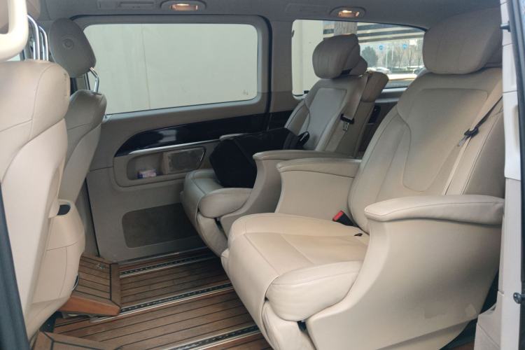 Used Mercedes-Benz V-Class 2016 V 260 L Prestige Extended Edition
