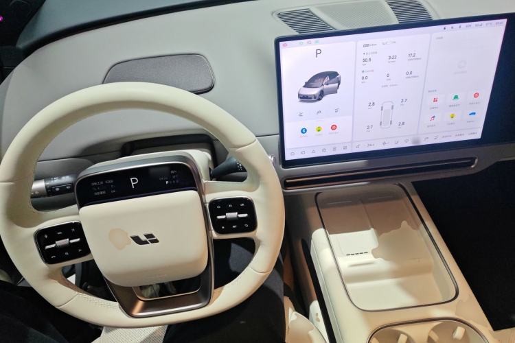 Used Li Auto i6 2025 Model Two-Wheel-Drive Standard Type
