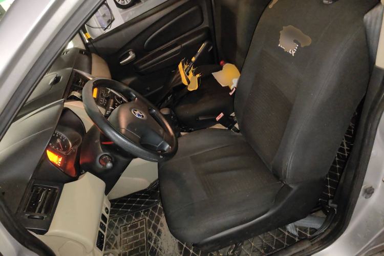 Used Venucia R50 2014 1.6L Manual Splendid Edition