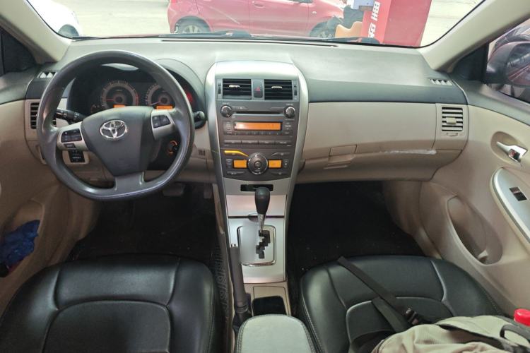 Used Toyota Corolla 2011 Edition Commemorative 1.6L Automatic GL Center Console