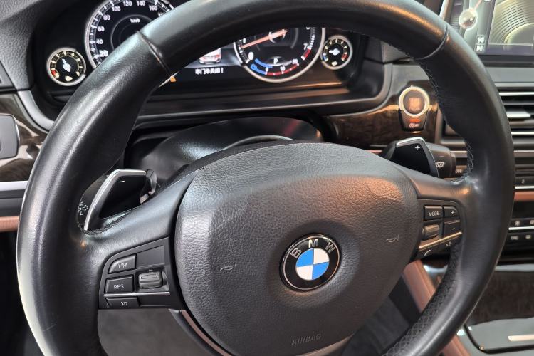 Used BMW 5 Series 2015 535Li Leading Model
