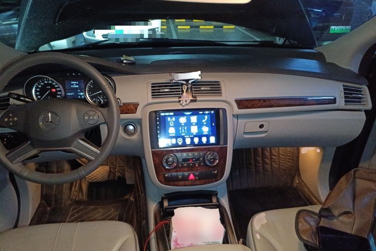 Used Mercedes-Benz R-Class 2010 R 350 L 4MATIC