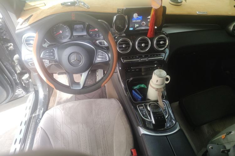 Used Mercedes-Benz GLC 2017 GLC 300 4MATIC Sport Edition Steering Wheel