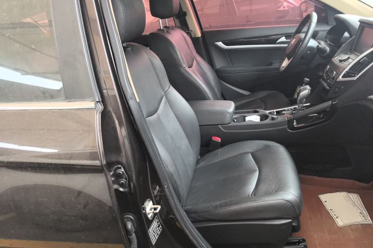 Used Dongfeng Aeolus AX7 2016 2.0L Automatic Zhiyi Trim
