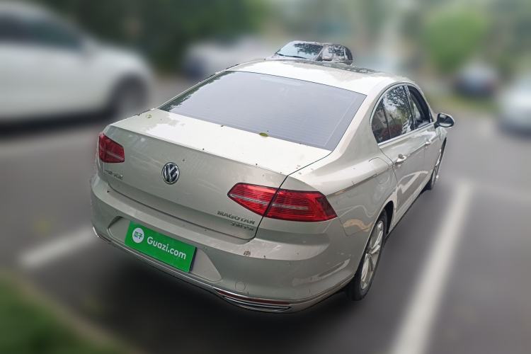 Used Volkswagen Magotan 2018 330TSI DSG Luxury Model Rear Right 45 Deg