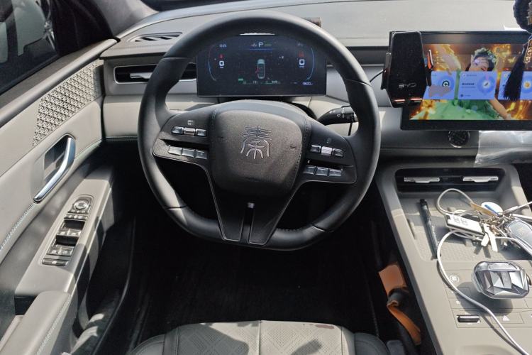 Used BYD Qin PLUS 2025 DM-i Smart Drive 55KM Leading Model Steering Wheel