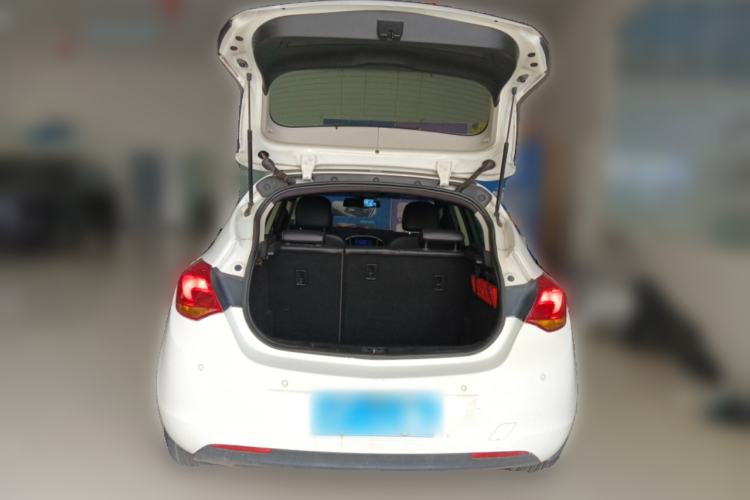 Used Buick GT 2010 XT 1.8L Automatic Fashion Edition Trunk