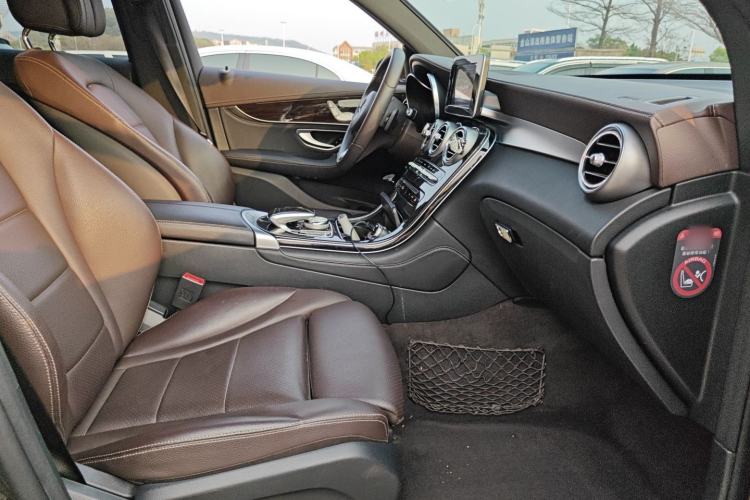 Used Mercedes-Benz GLC 2017 GLC 260 4MATIC Luxury Model
