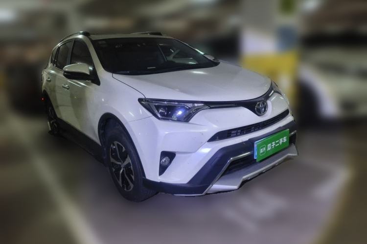 Used Toyota RAV4 2019 2.0L CVT Two-Wheel Drive Luxury Version China VI Standard
