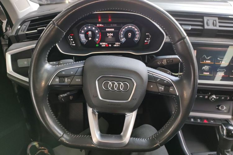 Used Audi Q3 2020 35 TFSI Fashion Dynamic Model Steering Wheel
