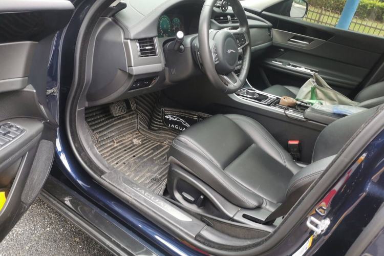 Used Jaguar XFL 2020 XFL 2.0T P200 Two-Wheel-Drive Rally Flag Edition