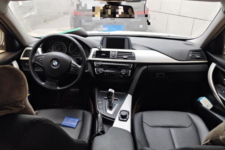 Used BMW 3 Series 2016 320Li Ambition Model
