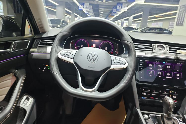 Used Volkswagen Magotan 2026 30 Million Vehicles Selected Model 380TSI DSG Luxury Edition Steering Wheel