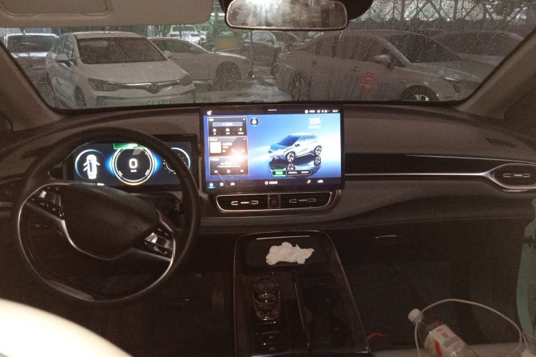 Used AION V 2022 Plus 70 Executive Edition Lithium Iron Phosphate Center Console