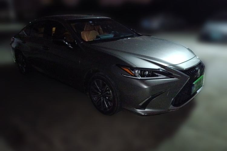 Used Lexus ES 2023 200 Excellence Edition Front Right 45 Deg