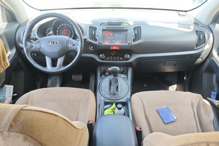 Used Kia Sportage R 2011 2.0L Automatic Two-Wheel Drive Premium Edition Center Console