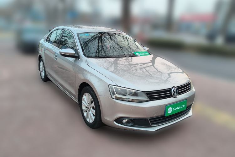 Used Volkswagen Sagitar 2014 Revised Version 1.4TSI Automatic Luxury Edition Front Right 45 Deg