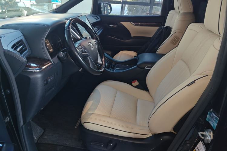 Used Toyota Alphard 2020 Dual-Engine 2.5L Luxury Edition
