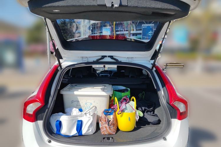 Used Volvo V60 2015 T5 Zhiyi Edition Trunk