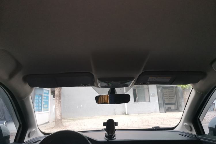 Used ORA iQ 2018 High-Range Version Smart Connectivity Model
