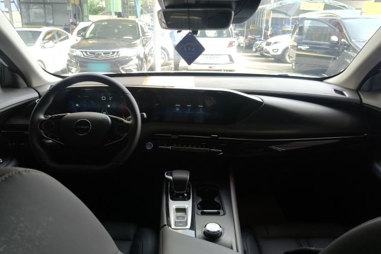 Used Dongfeng Aeolus Huge 2024 Mach Power 1.5T Premium Model Center Console