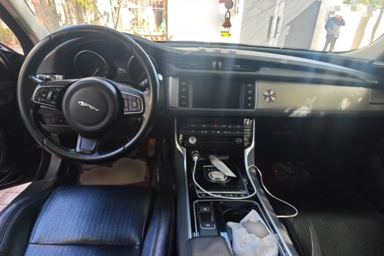 Used Jaguar XF 2016 XF 2.0T Two-Wheel-Drive Luxury Edition
