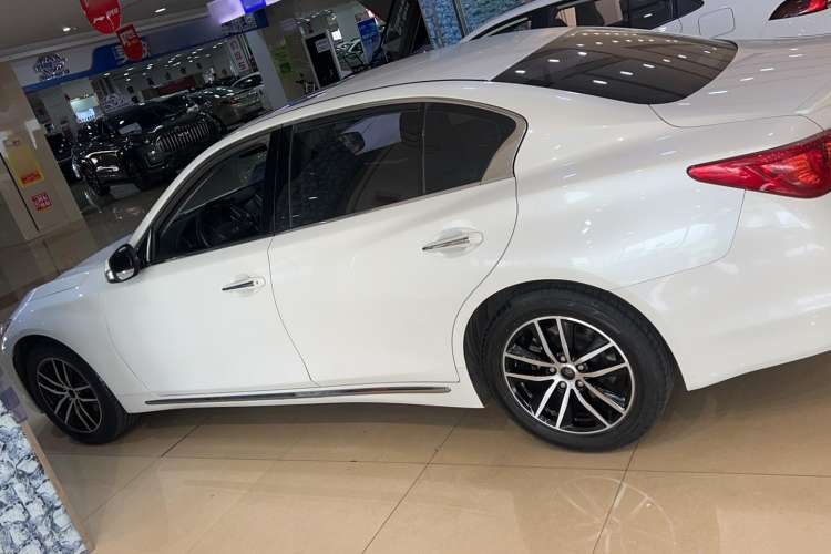 Used Infiniti Q50L 2015 2.0T Comfort Edition
