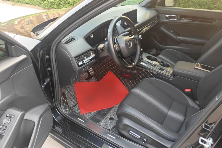 Used Honda Civic 2023 HATCHBACK 240TURBO CVT Extreme Edition Driver Seat