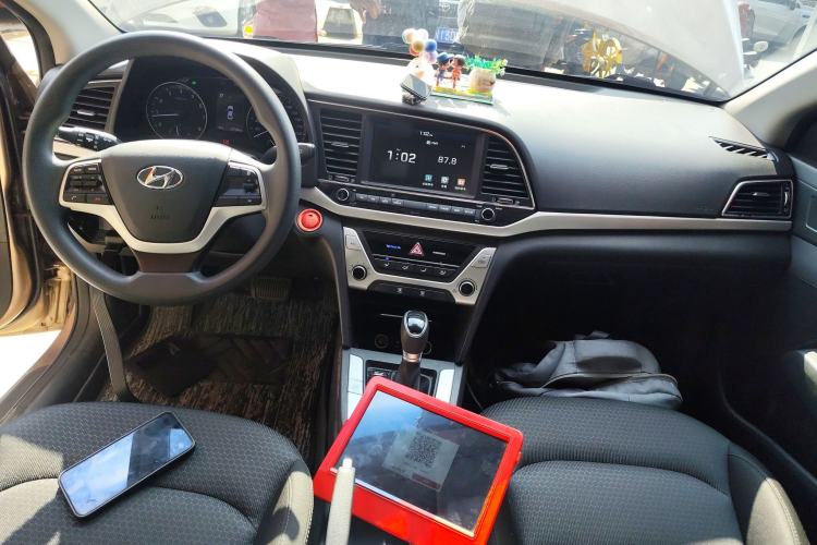 Used Hyundai Elantra (6th Generation / Lingdong) 2016 1.6L Automatic ZhiXuan – Elite Version Center Console