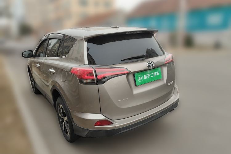 Used Toyota RAV4 2019 2.0L CVT Two-Wheel Drive Luxury Version China VI Standard Rear Left 45 Deg
