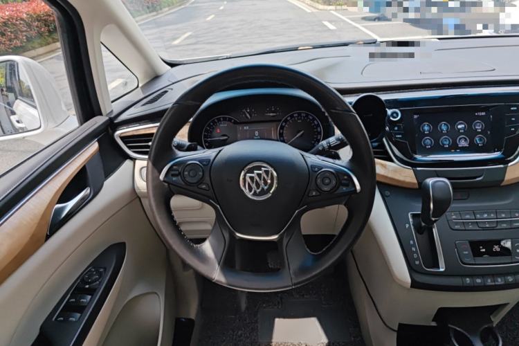 Used Buick GL8 2017 ES 28T Comfort Model China V Standard Steering Wheel