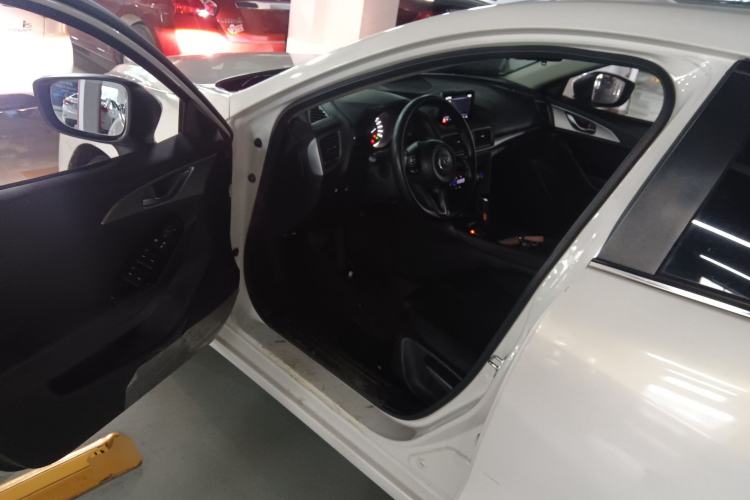 Used Mazda 3 Axela 2019 Cloud-Controlled Sedan 1.5L Automatic Luxury Model China VI Standard Driver Seat