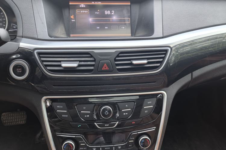 Used Geely Auto Emgrand GT 2016 2.4L Zunya Model Audio And AC Panel