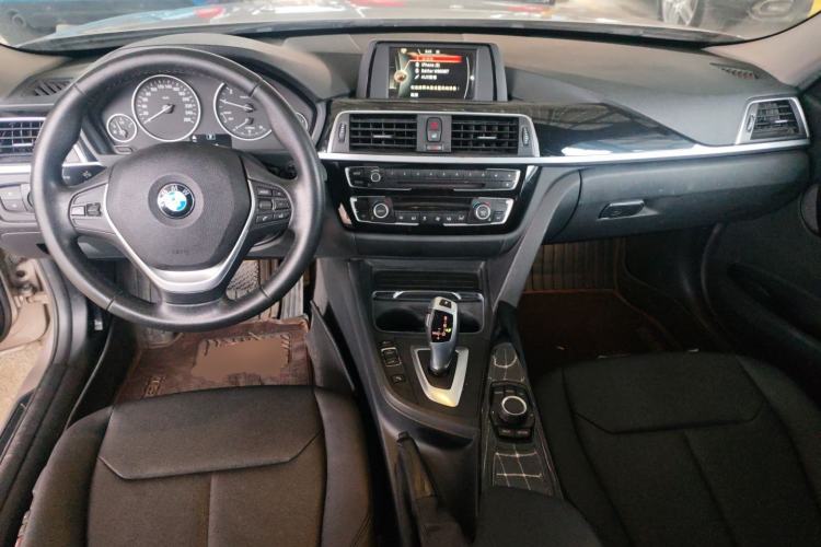 Used BMW 3 Series 2017 320Li Fashion Model Center Console