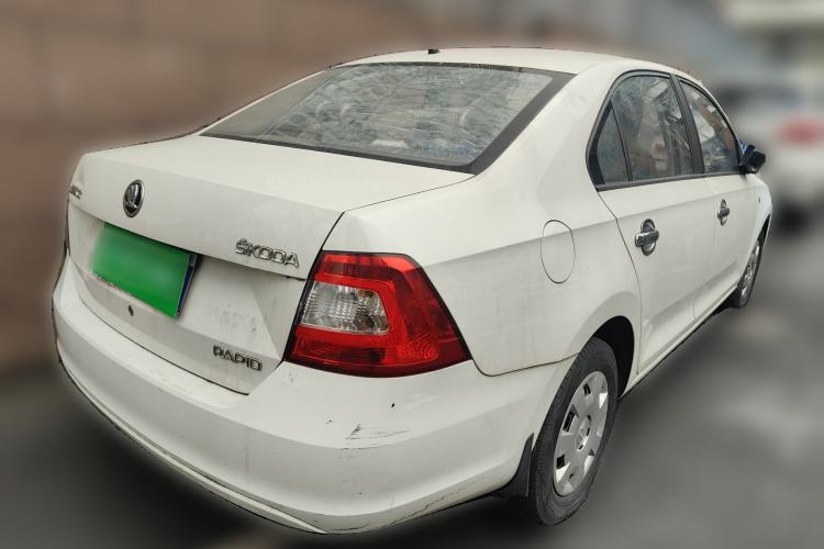 Used Skoda Rapid 2015 1.4L Manual Enjoyment Model
