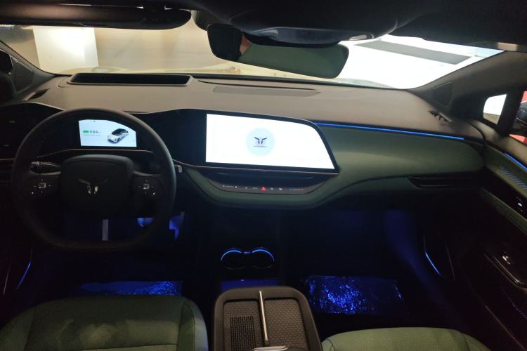 Used Hongqi EH7 2025 690 Smart Selection Edition
