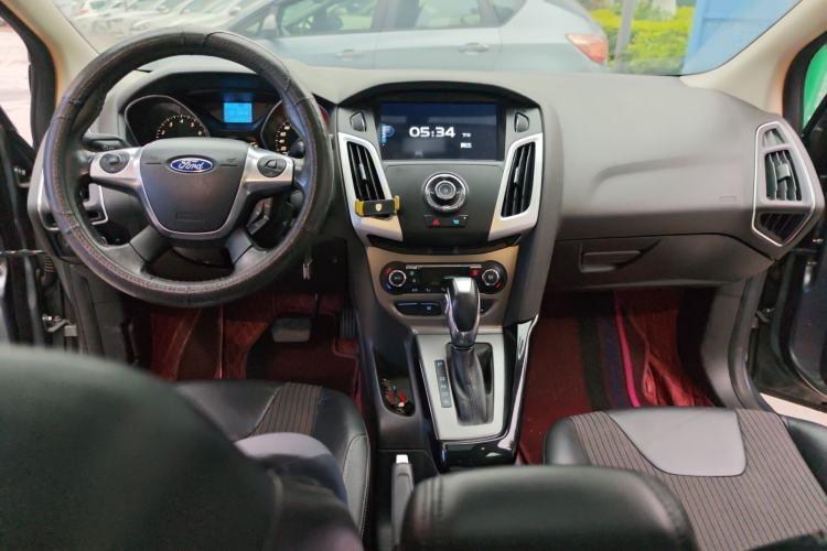 Used Ford Focus 2012 Sedan 1.6L Automatic Fashion Edition
