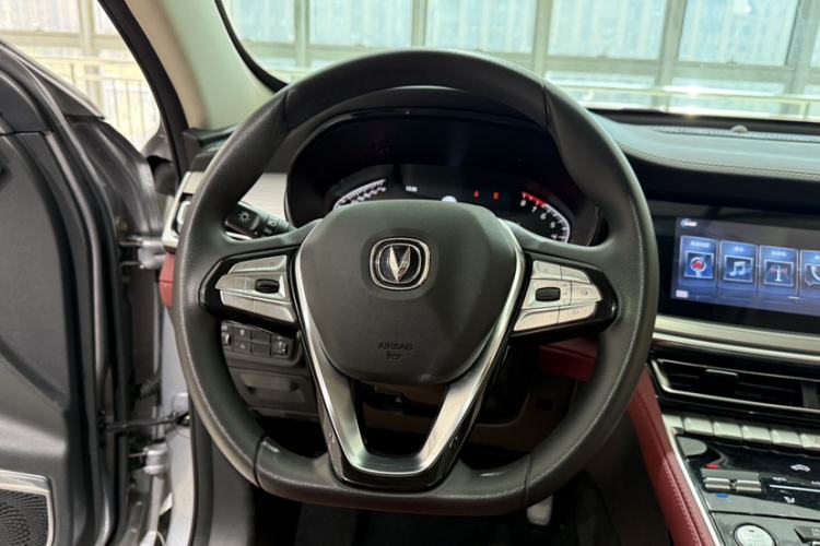 Used CHANGAN CS85 COUPE 2019 1.5T DCT Version China VI Standard Interior 2