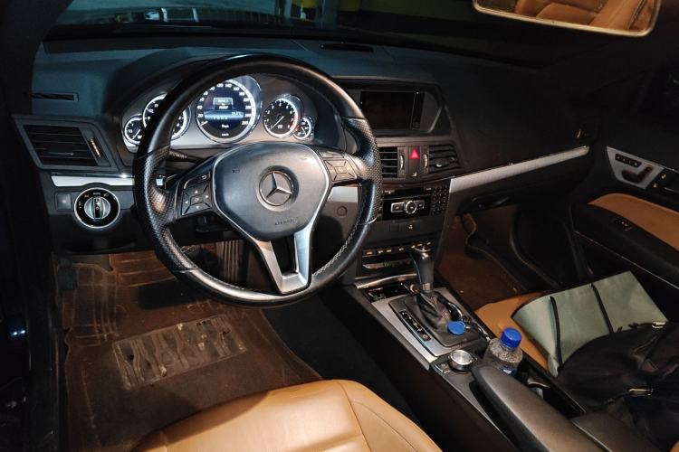 Used Mercedes-Benz E-Class 2012 E 200 CGI Coupe Center Console