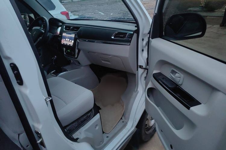 Used Jinbei New Hiace X30L 2024 Champion Edition Passenger Vehicle 5/6/7 Seats
