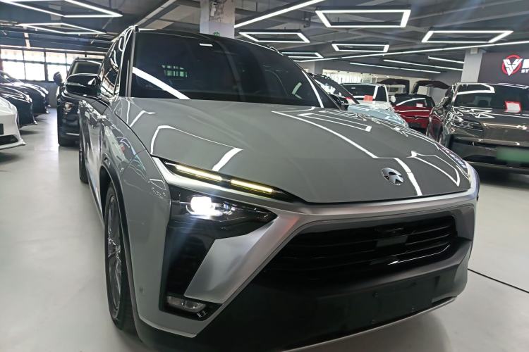 Used Nio ES8 2020 415 km Range 6-Seater Version Front Right 45 Deg